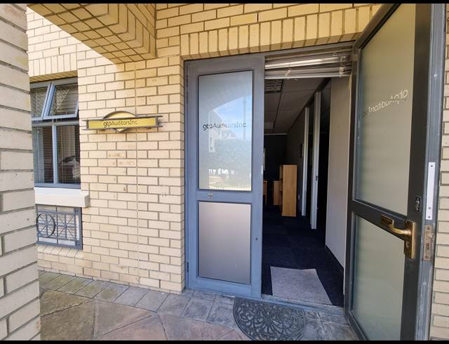 57M² OFFICE TO LET IN TYGER WATERFRONT